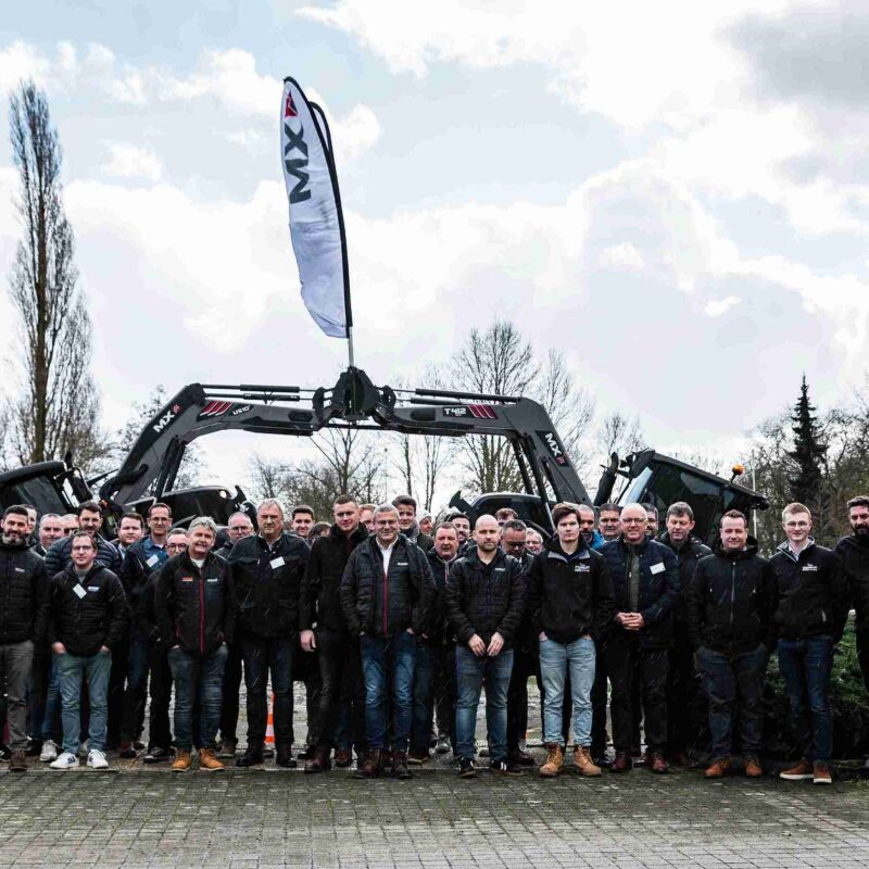 Le groupe EMIL FREY AGRI en visite à l'usine de production française MX