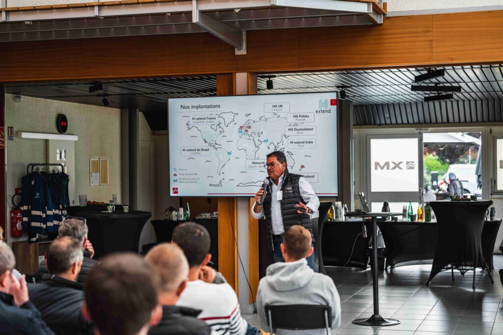 Prezentacja historii grupy MX dealerom DEUTZ-FAHR w Acigné