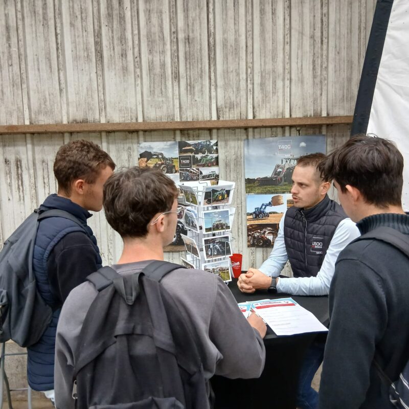 Encuentro con los Jóvenes Agricultores del 35
